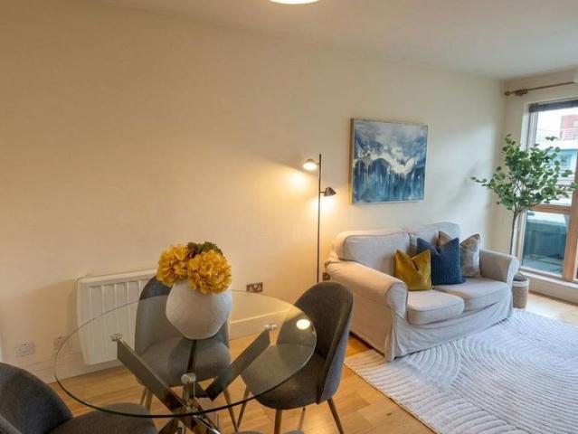 Apartment 128, Longboat Quay South, Dublin 2, Grand Canal Dk, Dublin 2, D02YR79