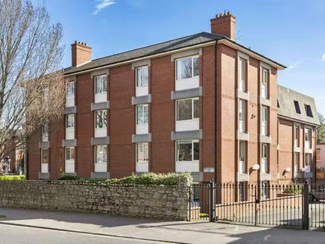 Apartment 12, Northumberland Court, Haddington Road, Ballsbri.