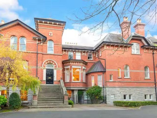 Apartment 12, Raglan Court, Raglan Road, Ballsbridge, Dublin 4.