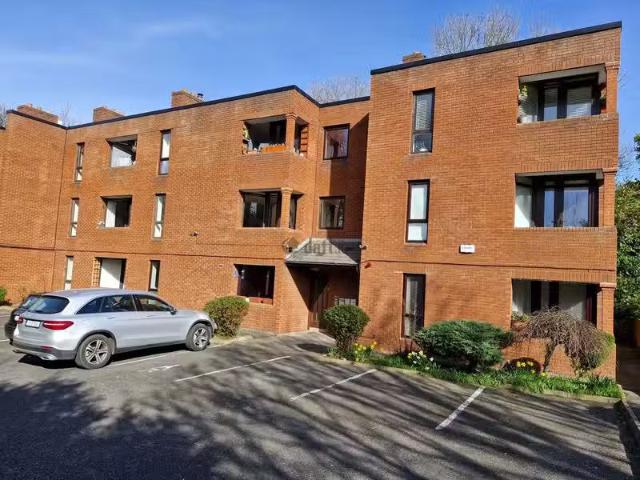 Apartment 14, The Laurels, Main Street, Rathfarnh, Dublin 14.