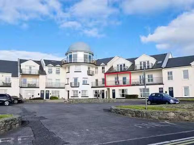 Apartment 15, The Marine Lighthouse Apartments, Cliff Road, En.