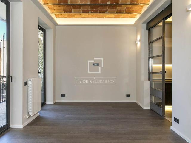 Apartment 163m², unfurnished, 3 bedrooms, long term contract, for rent in Rambla Catalunya