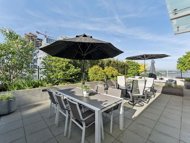 Apartment with terrace