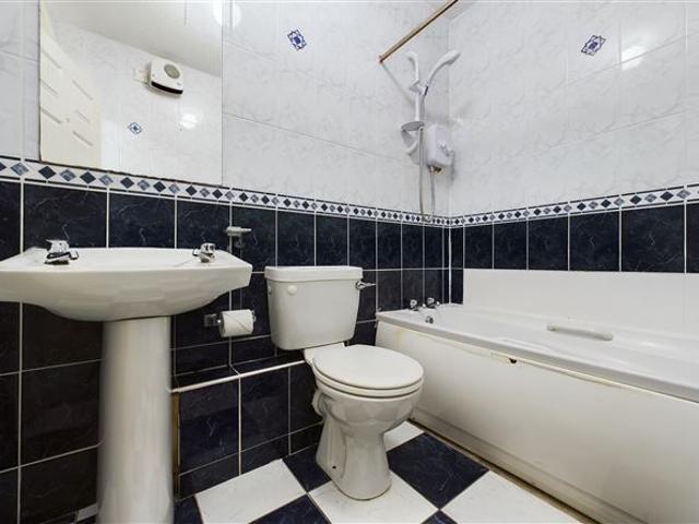 Apartment 17, Sandyridge, Ardkeen Woods, Dunmore Road, Waterford RE/MAX Property Specialists 4854 MyHome. Ie Residential