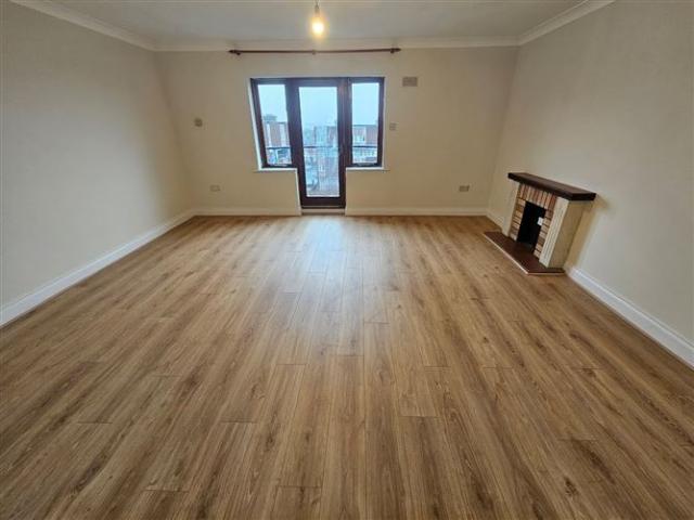 235,000 | Apartment 19, Russell House, 33, Mountjoy Square, Dublin 1 Robert Lowry Properties 4985 MyHome. Ie Residential
