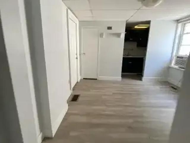 Apartment 1.5 Bedroom For Rent London ON 1350 ES104598238