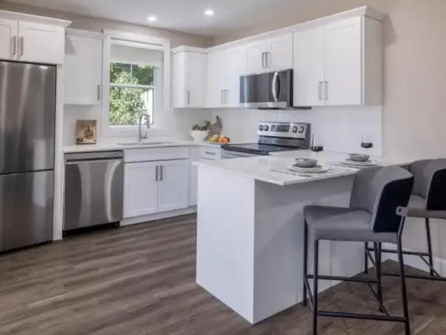 Apartment 1.5 Bedroom For Rent Sarnia ON 1900 ES101986092
