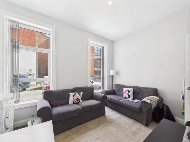 Apartment 1 3 Abercorn Street
