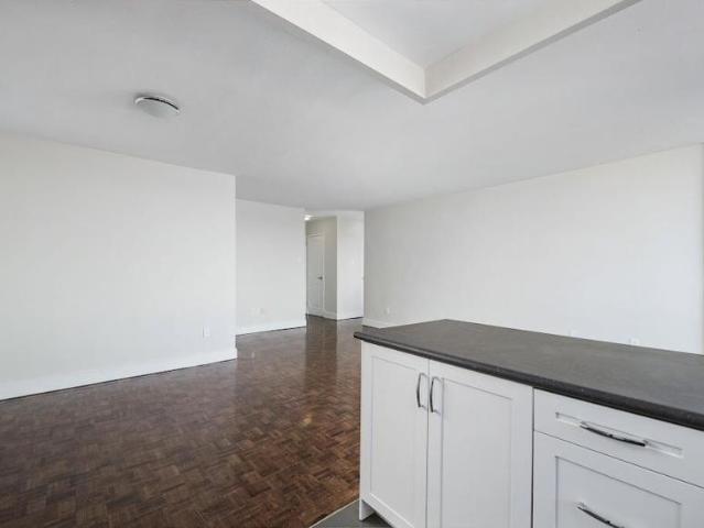 Apartment 1 Bedroom For Rent Mississauga ON 2044 ELS97742991