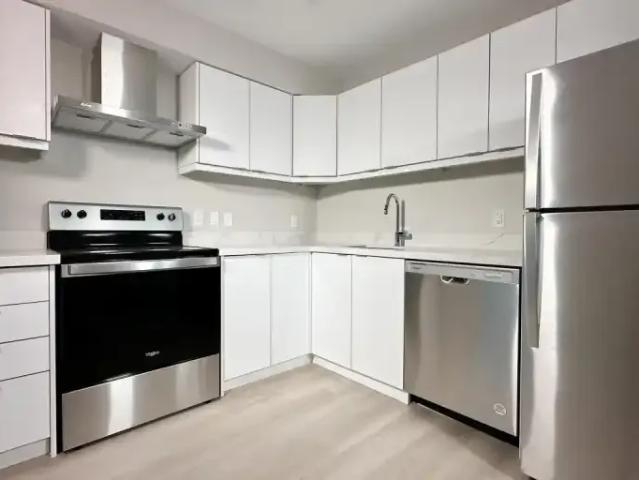 Apartment 1 Bedroom For Rent Mississauga ON 2200 ES103367112