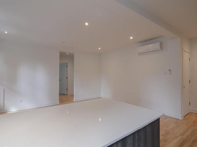 Apartment 1 Bedroom For Rent Montréal QC 1595 ELS98313474