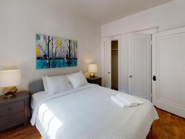 Apartment 1 Bedroom For Rent Montréal QC 1360 ES98315322