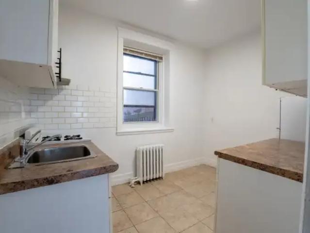 Apartment 1 Bedroom For Rent Montreal QC 1375 ES98340764