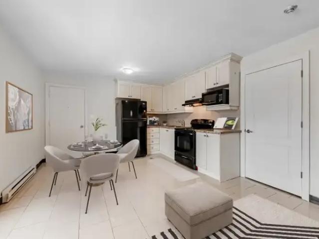 Apartment 1 Bedroom For Rent Aurora ON 1597 ES103411056