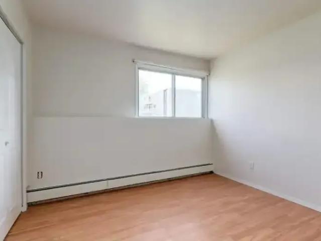 Apartment 1 Bedroom For Rent Brooks AB 1460 ES99672645