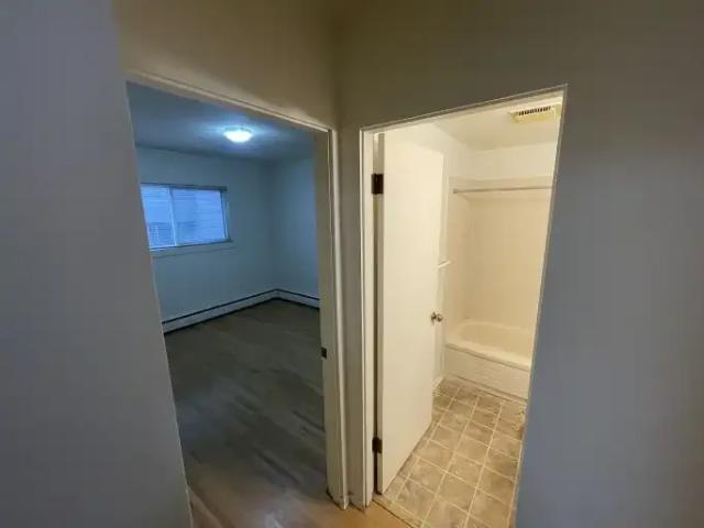Apartment 1 Bedroom For Rent Calgary AB 1325 ES103011481