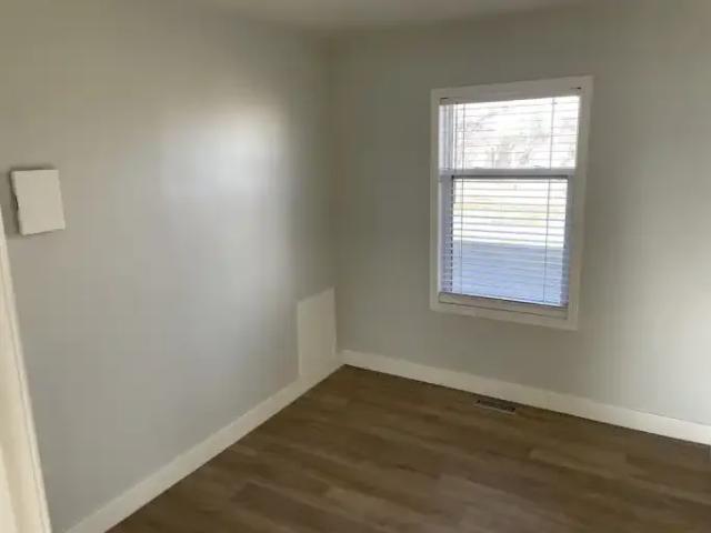 Apartment 1 Bedroom For Rent Claresholm AB 990 ES103011557