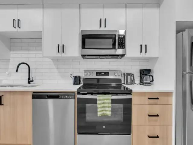 Apartment 1 Bedroom For Rent Cochrane AB 1500 ES105047760