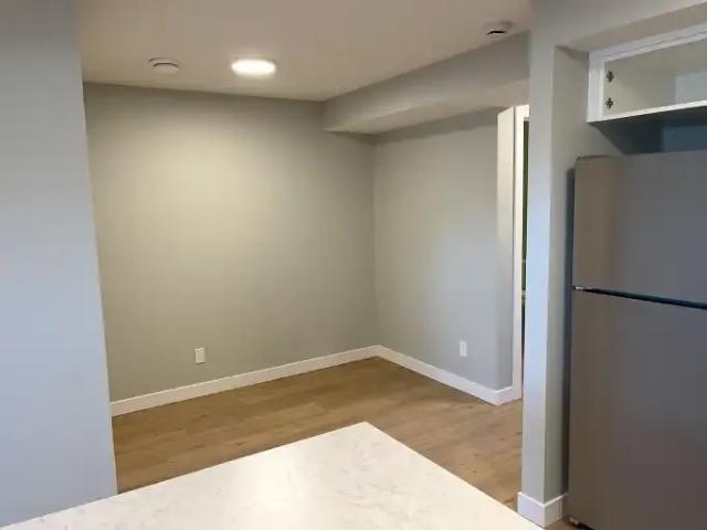 Apartment 1 Bedroom For Rent Cochrane AB 1300 ES103091399