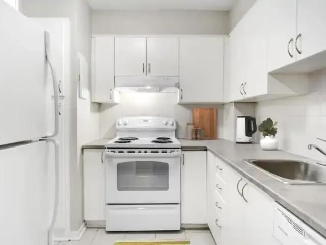 Apartment 1 Bedroom For Rent Cote Saint QC 1505 ES101686897