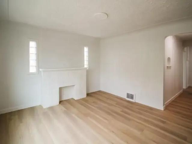 Apartment 1 Bedroom For Rent Edmonton AB 1095 ES98490410