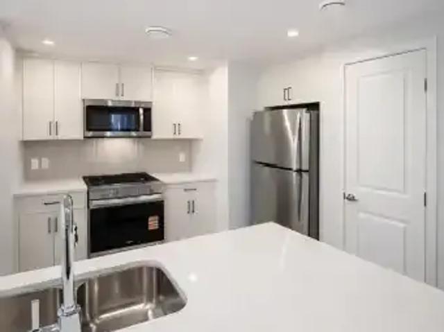 Apartment 1 Bedroom For Rent Edmonton AB 1150 ES100809619