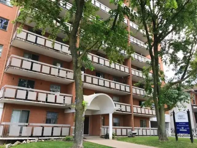 Apartment 1 Bedroom For Rent Hamilton ON 1450 ES100975916