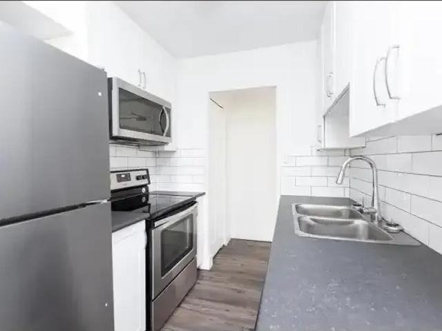 Apartment 1 Bedroom For Rent Hamilton ON 1722 ES99069890