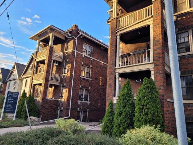Apartment 1 Bedroom For Rent Hamilton ON 1350 ES96248107
