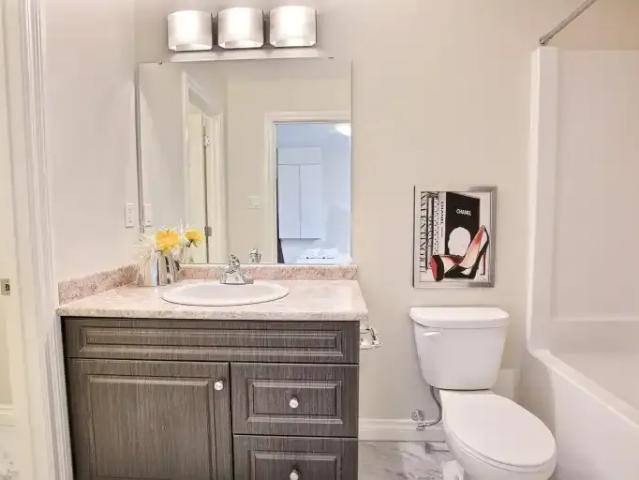 Apartment 1 Bedroom For Rent Regina SK 1090 ELS101789240