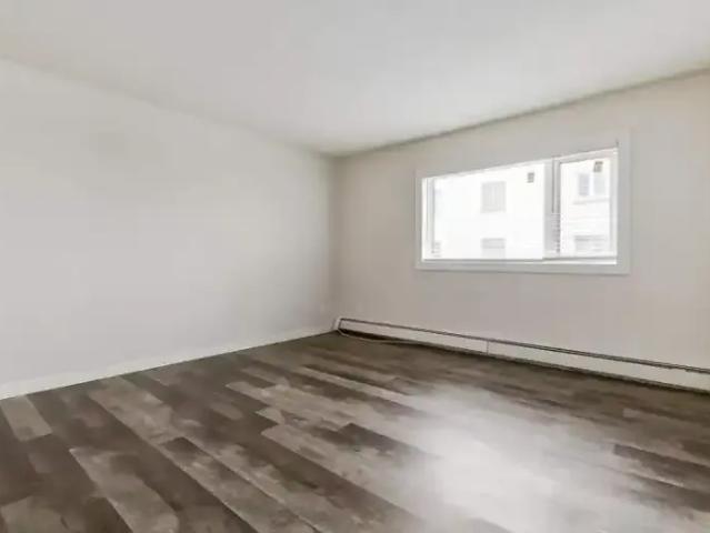 Apartment 1 Bedroom For Rent Regina SK 1290 ES103878091
