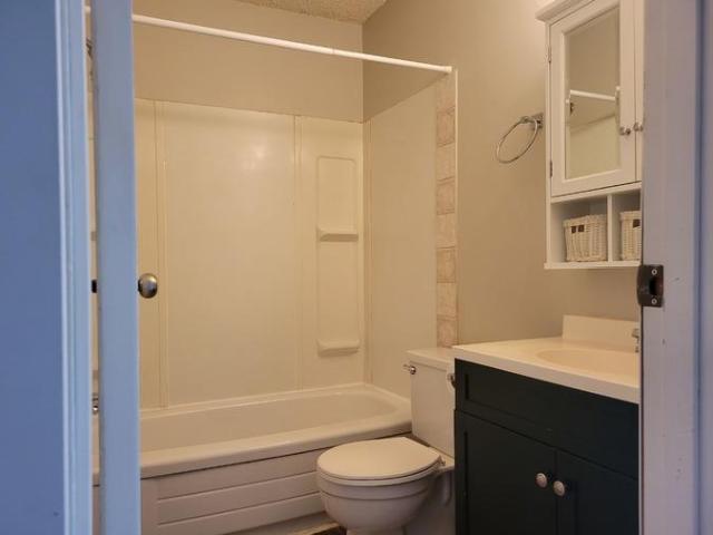 Apartment 1 Bedroom For Rent Red Deer AB 1100 ES102203328