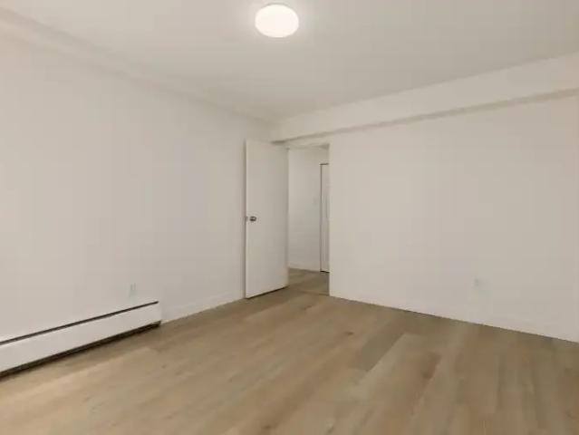 Apartment 1 Bedroom For Rent Surrey BC 1498 ES105008406