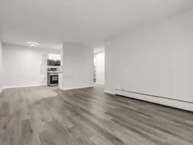 Apartment 1 Bedroom For Rent Surrey BC 1600 ELS103118155