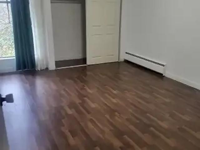 Apartment 1 Bedroom For Rent Surrey BC 1600 ES99972775