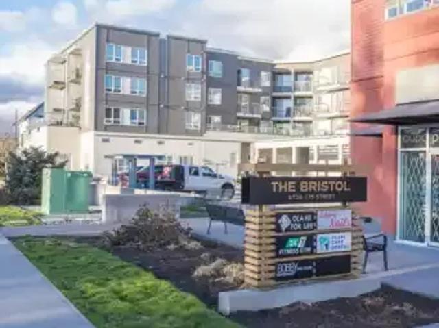 Apartment 1 Bedroom For Rent Surrey BC 1795 ES97838947