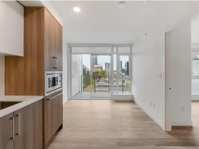 Apartment 1 Bedroom For Rent Surrey BC 1800 ES104864173