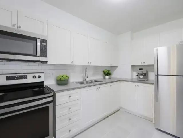 Apartment 1 Bedroom For Rent Thornhill ON 1815 ES102844593