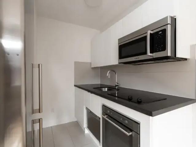 Apartment 1 Bedroom For Rent Toronto ON 2075 ES102018158