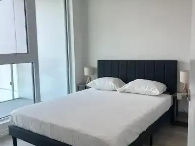 Apartment 1 Bedroom For Rent Vaughan ON 2300 ES102468537