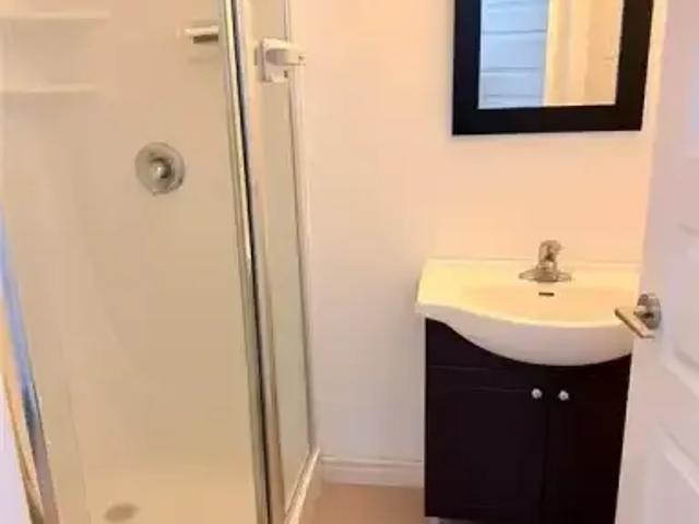 Apartment 1 Bedroom For Rent Waterloo ON 600 ELS102578973