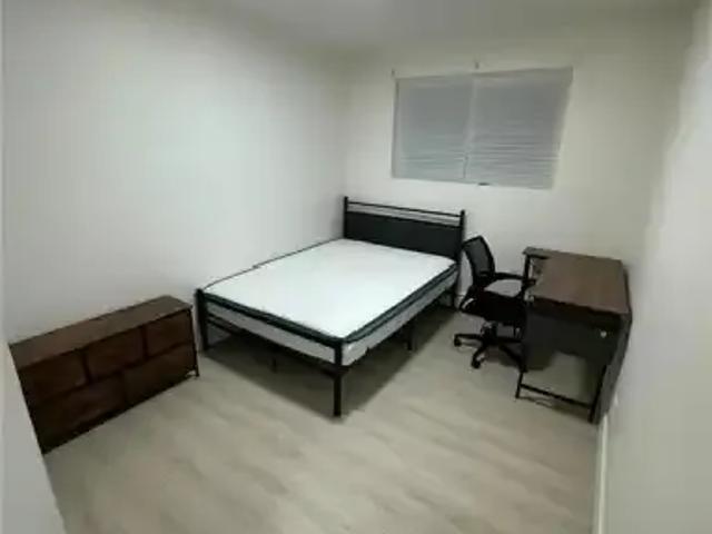 Apartment 1 Bedroom For Rent Waterloo ON 750 ES104362926