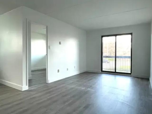 Apartment 1 Bedroom For Rent Whitby ON 1900 ES103151271