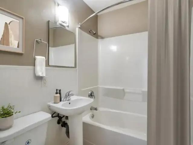 Apartment 1 Bedroom For Rent Winnipeg MB 1046 ES100758627