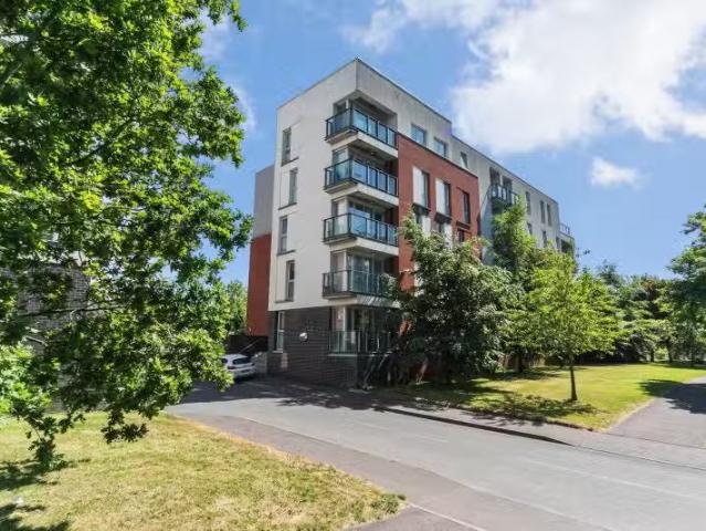 Apartment 27 The Stern Building 37 Annadale Cresce