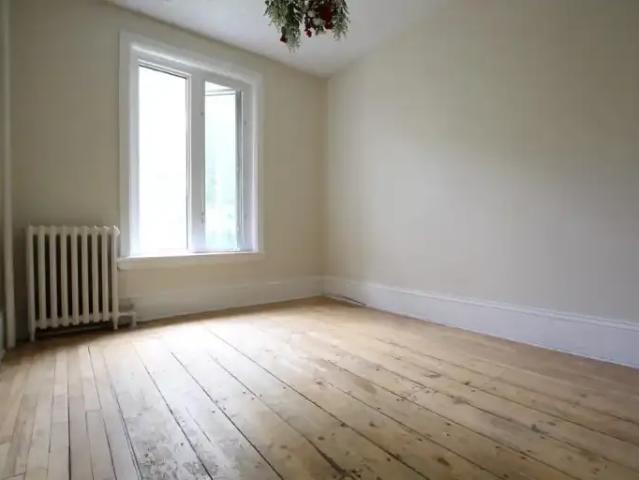 Apartment 2.5 Bedroom For Rent Ottawa ON 2295 ES102846691