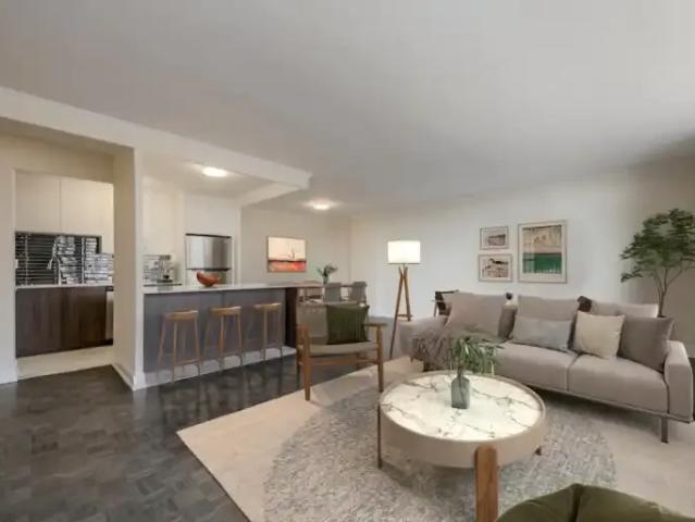 Apartment 2.5 Bedroom For Rent North York ON 3075 ES103486704