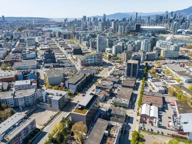 Apartment 2.5 Bedroom For Rent Vancouver BC 4215 ES88589868