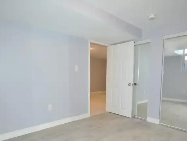 Apartment 2 Bedroom For Rent Mississauga ON 1700 ES102915077