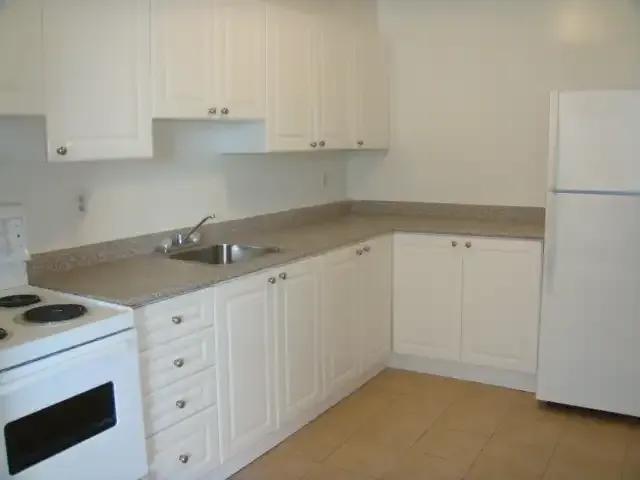 Apartment 2 Bedroom For Rent Mississauga ON 2150 ES97190241